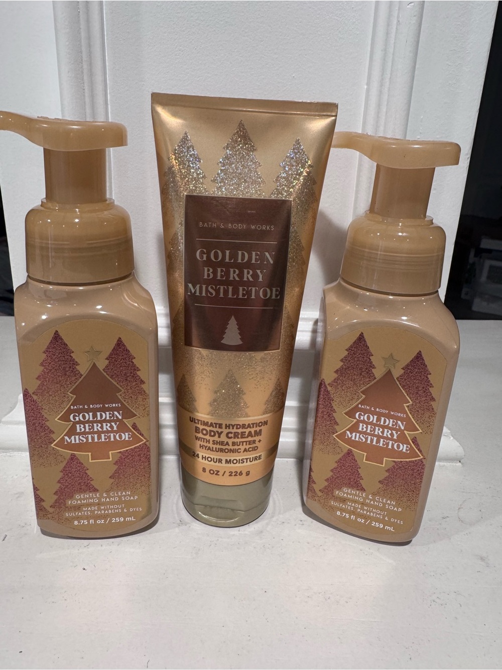 Bath & Body Works Golden Berry Mistletoe Hand Soap & Body Cream - Gold NWT